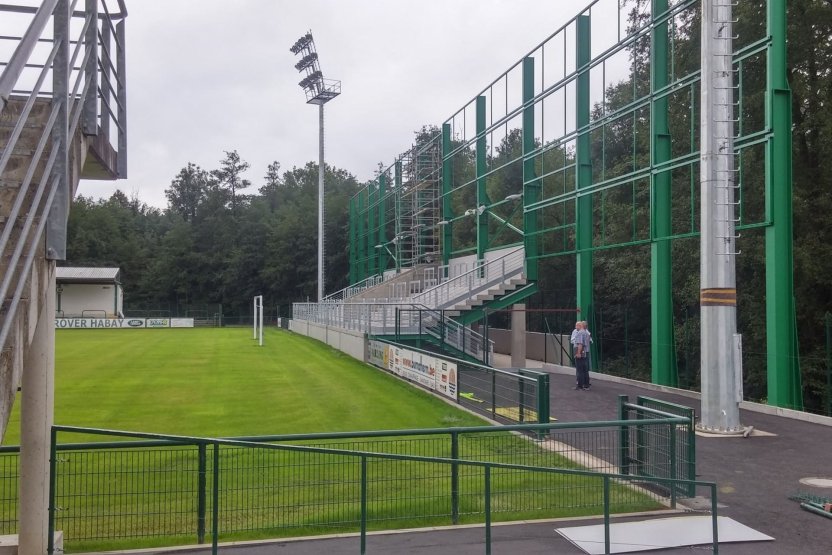 Construction de la tribune G - Construction d'une structure pour panneau publicitaires - Création d'une passerelle d'accès - Création d'une plateforme média en tribune F au stade de football de Virton